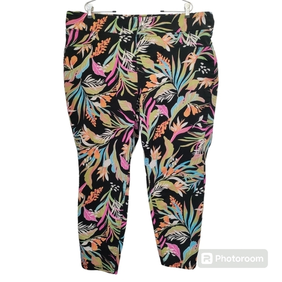 Terra & Sky Black Tropical Print Pull-On Ankle Pants - Picture 1 of 7